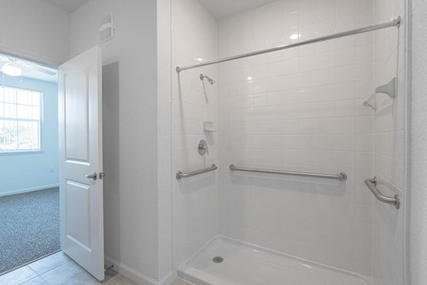 Main Bedroom w/Bath